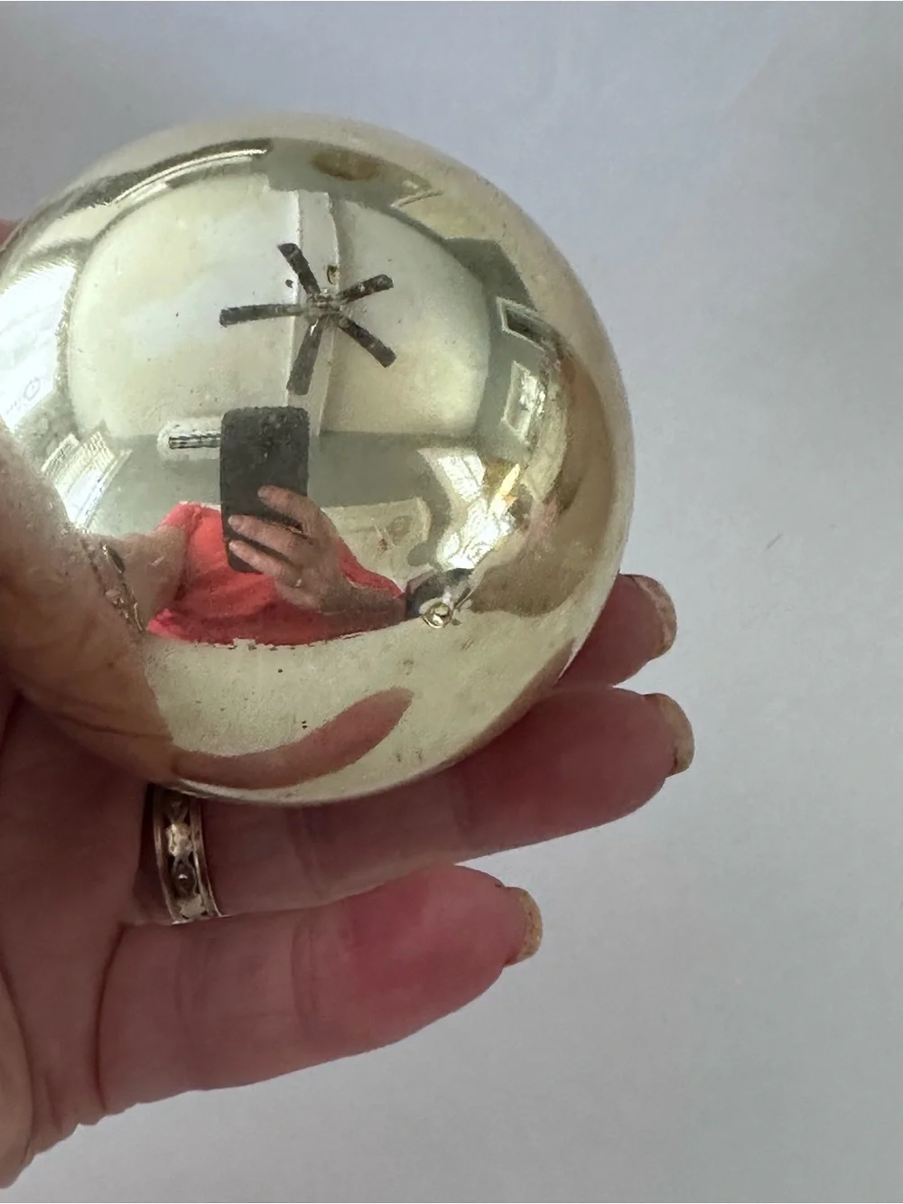VINTAGE LIGHT GOLD ORNAMENT 3